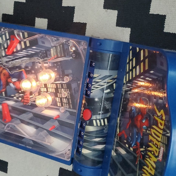 2004 Funrise Toys Marvel Spider-Man Table Top Pinball Machine Lights & sounds - Picture 14 of 14